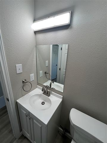 Building Photo - 710 Alto Dr