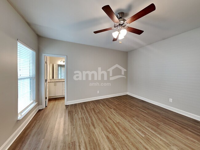 Building Photo - 5211 Tupelo St