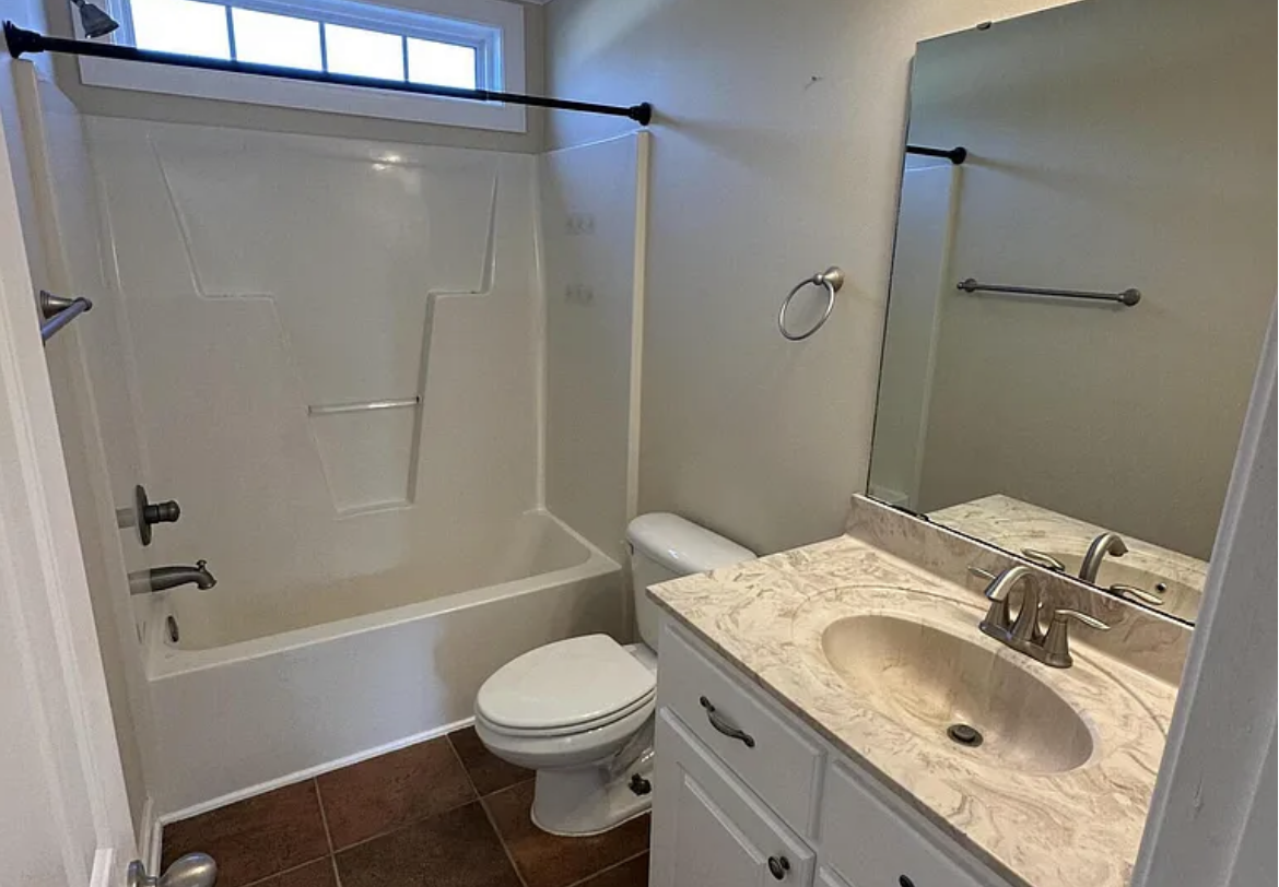 Building Photo - 1229 Ashmoor Ln