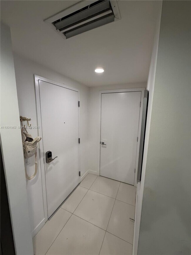 Building Photo - 7661 NW 107th Ave