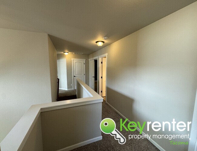 Building Photo - Unique Parkland 4 Bedroom 3 Bath Spacious ...
