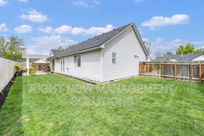 Building Photo - 10563 W Stonecrop Dr