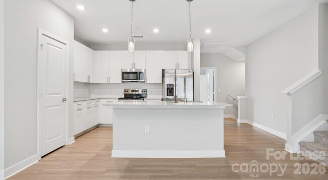 Building Photo - 4010 Waiting St