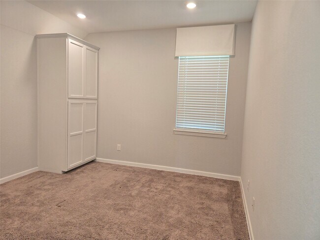 Building Photo - 15227 Deseo Dr