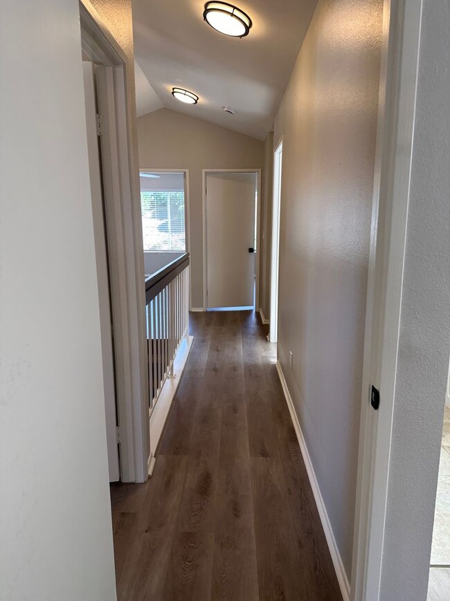 Building Photo - Beautifully Renovated Craftsman  4 Bed/2.5...