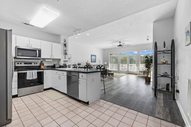 Building Photo - 1221 Tidewater Dr