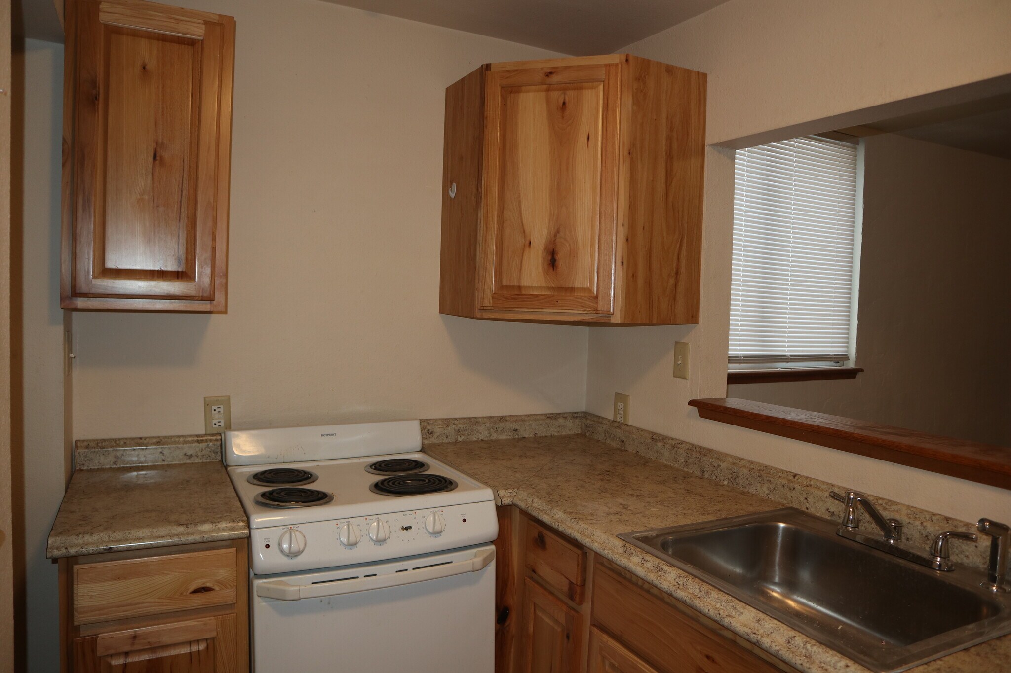 Building Photo - 228 3rd St