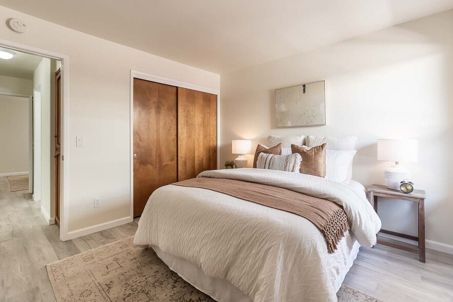 Building Photo - 680 Chorro St