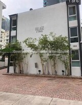 Building Photo - 150 SW 10th St