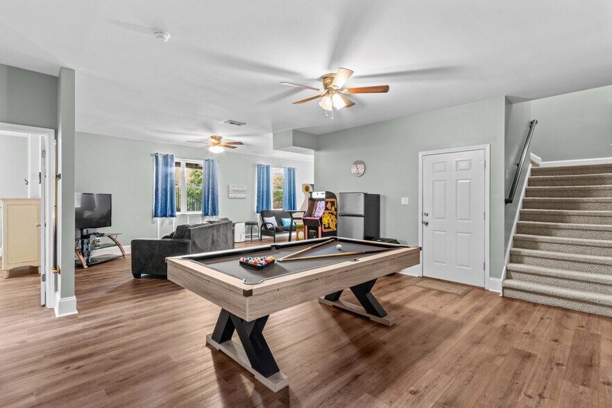 Building Photo - 7228 Lynbrook Cir