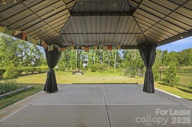 Building Photo - 6532 Wildbrook Dr