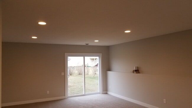 Building Photo - Single Family Home - Great location!