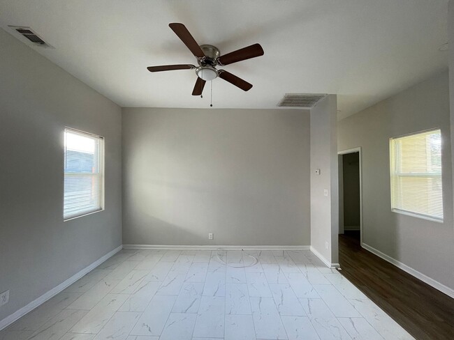 Building Photo - 1112 E Bolton St