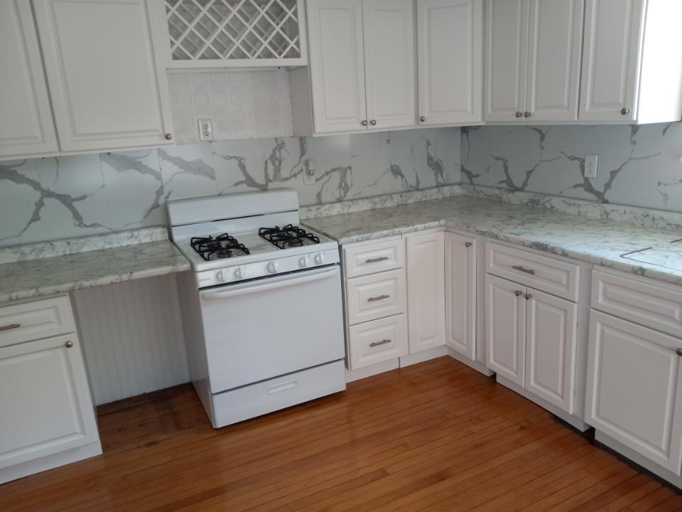 Kitchen - 541 Salmon River Rd