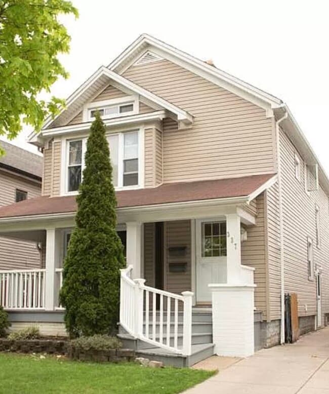 Building Photo - 337 Saint Lawrence Ave