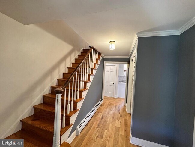 Building Photo - 765 Farnum Rd