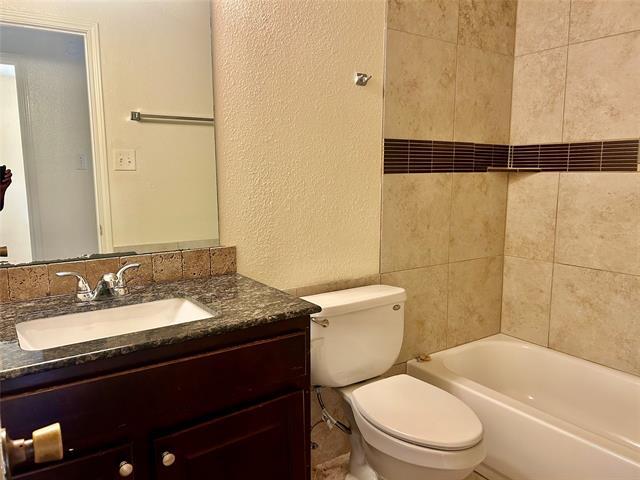 Building Photo - 2301 Lido Ln