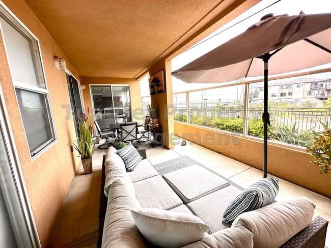 Building Photo - ***Beautiful 2 bed / 2 bath Townhome in Co...