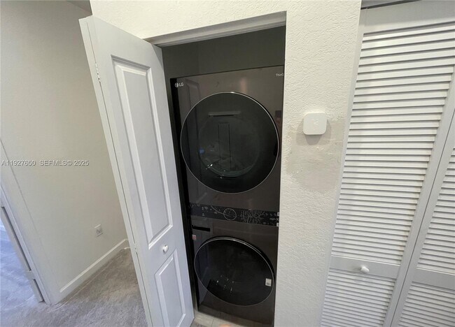 Building Photo - 12868 SW 232nd Ln