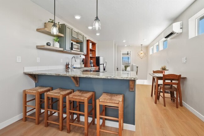 Building Photo - 304 Cliff Swallow Ave