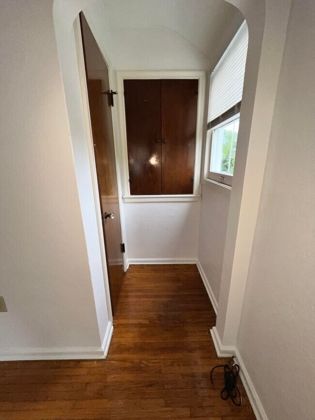 Building Photo - 4423 Vermaas Ave