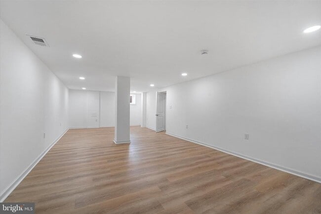 Building Photo - 311 W Main St