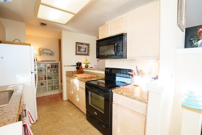Building Photo - 7815 Canyon Meadows Cir