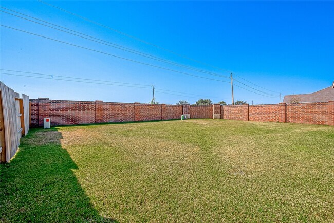 Building Photo - 3264 Voda Bnd Dr