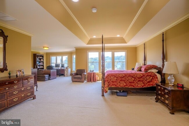 Building Photo - 19 Meadowlark Dr