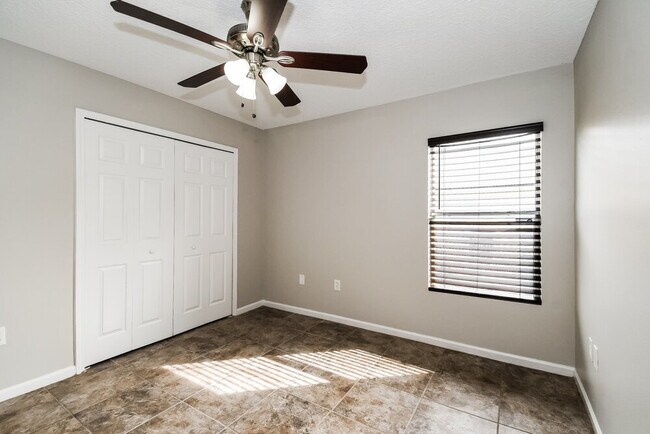 Building Photo - 9518 Arbor Oak Ln