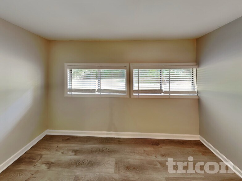 Building Photo - 3182 Lake Monroe Rd