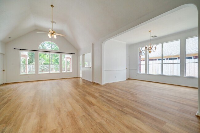 Building Photo - 1807 River Trail