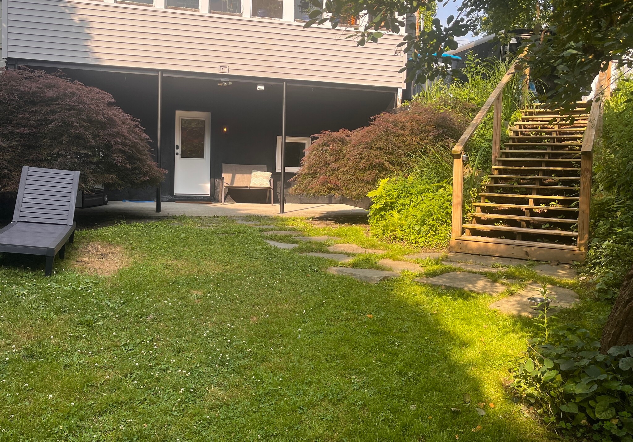 Building Photo - 266 Malletts Bay Ave