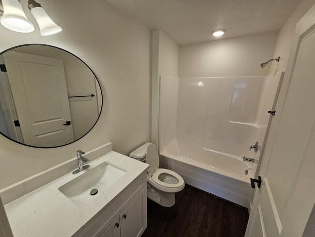 Building Photo - 112 E 730 N