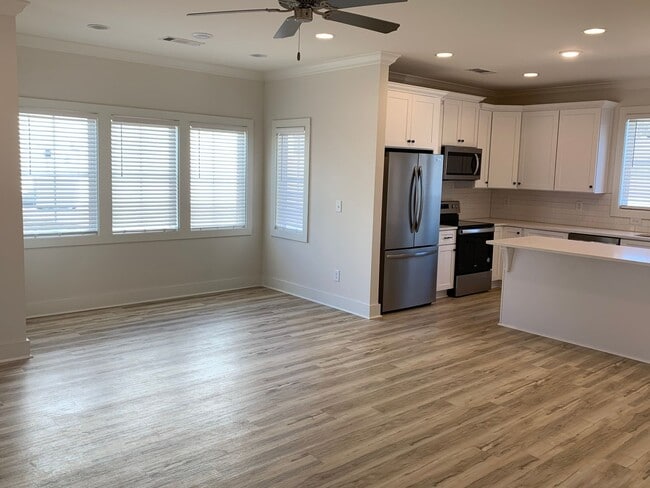 Building Photo - Piper Glenn Subdivision