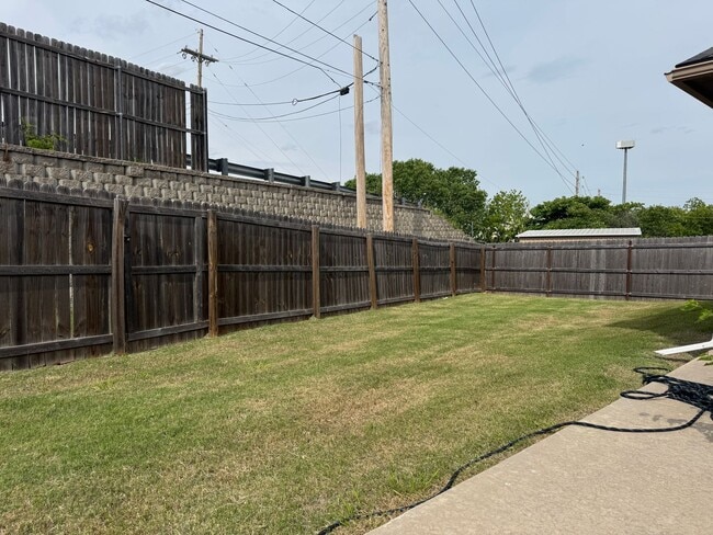 Building Photo - 4413 NW Wolfcreek Blvd