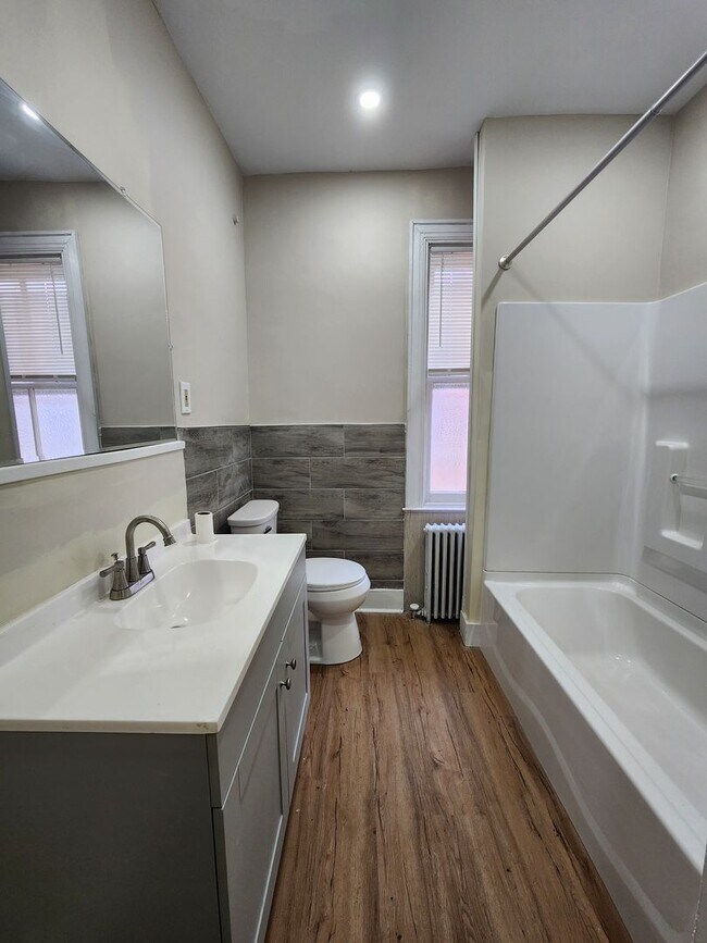 Building Photo - 330 W Philadelphia St