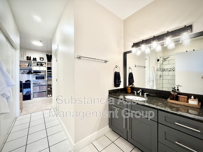 Building Photo - 444 N Central Ave