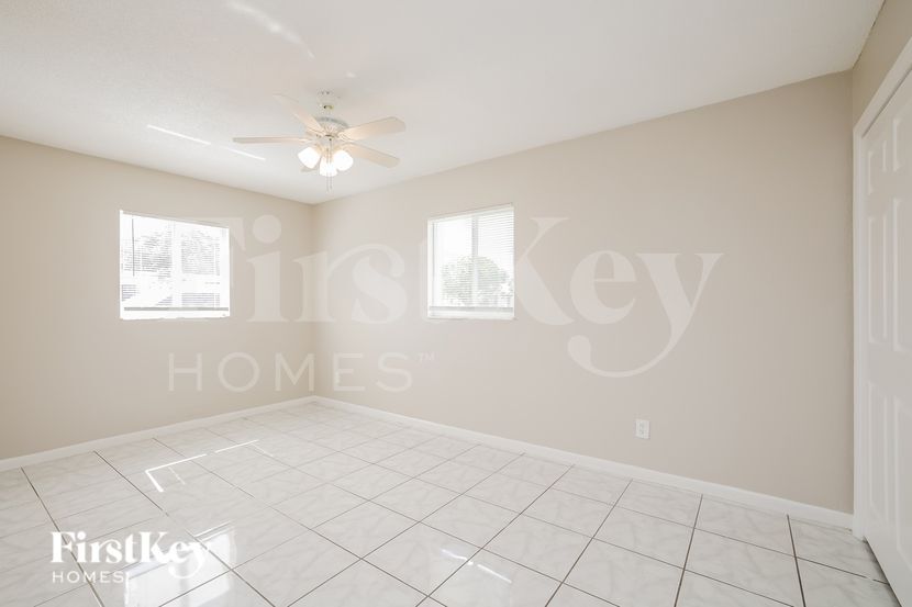 Building Photo - 22 Willow St