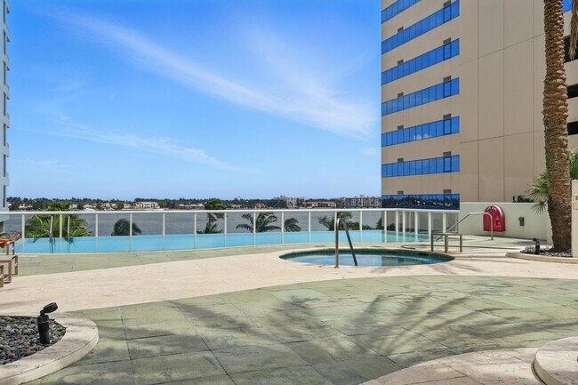 Building Photo - 1551 N Flagler Dr