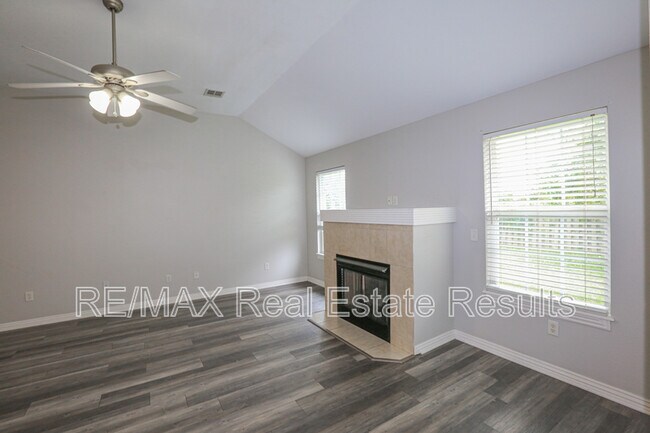 Building Photo - 3711 SW Hansom Loop