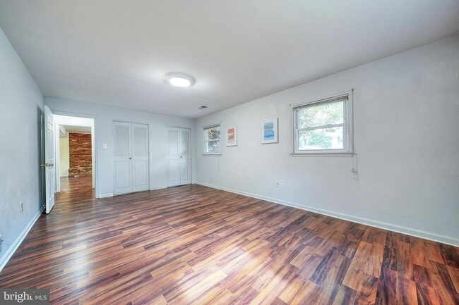 Building Photo - 9516 Bonair Dr