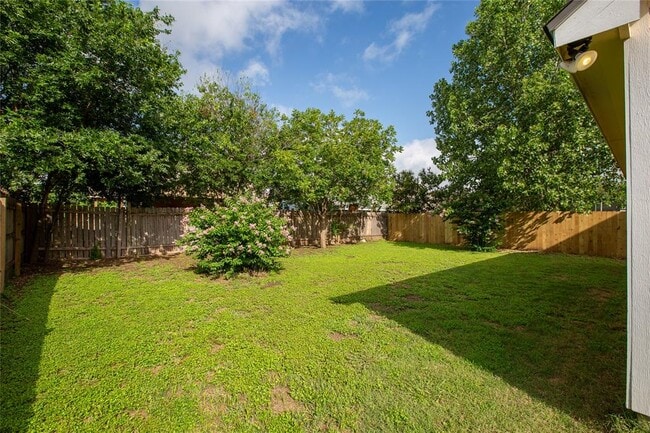 Building Photo - 2571 Georgian Dr