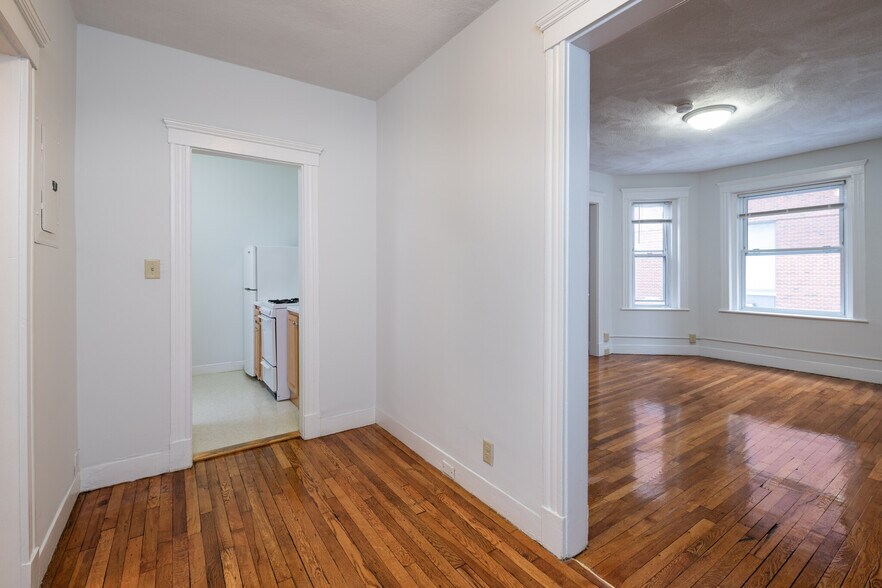 Building Photo - 49 Worthington St