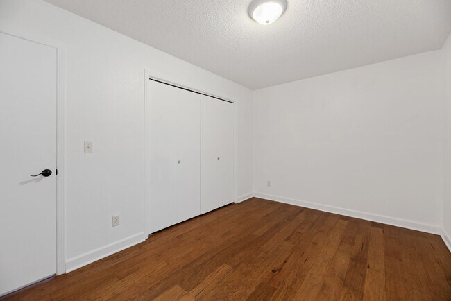 Building Photo - Beautiful 4 Bed 3 Bath in Andover School District!