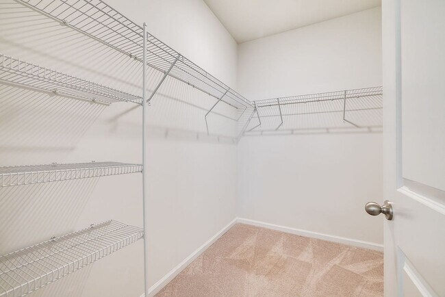 Building Photo - Stylish 4-Bed 2 Bath Ranch Home with Moder...