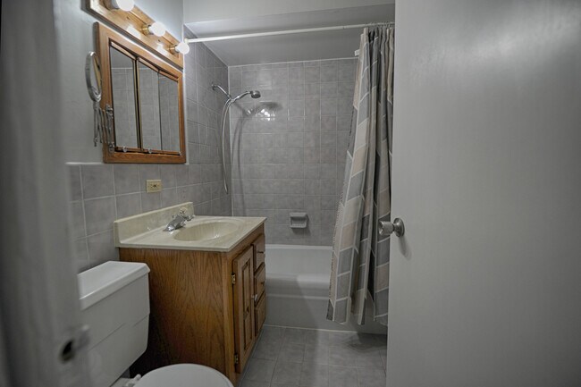 Building Photo - 2343 Ogden Ave