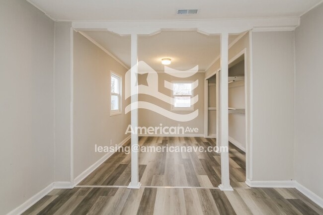 Building Photo - 1731 N Alton Ave