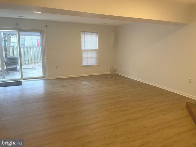 Building Photo - 5405 New London Park Dr