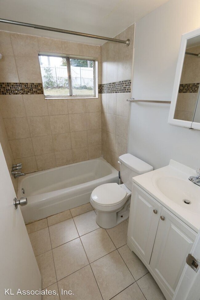 Building Photo - 1 br, 1 bath House - 7529 Riverdale Road  ...
